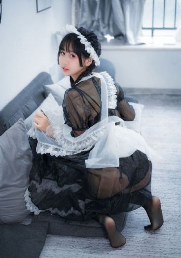 欧美黑色西装美女_高清免费全集观看