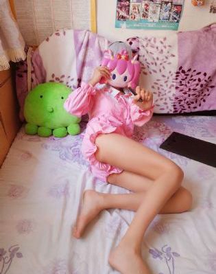 qq头像欧美风女简约_720迅雷电影在线